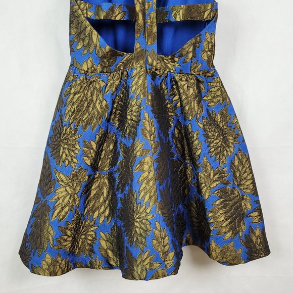 Arc & Co. Women's Dress M Blue Gold Metallic Halter Style Open Back Fit & Flare - Picture 10 of 11